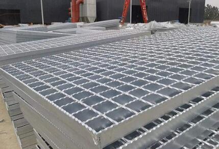 钢格栅板在建筑用途中的性能和特点 钢格栅板在建筑用途中的性能和特点